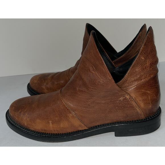 Woman’s Freebird Sawyer‎ Brown Slip On Booties Size 8 (EU 39) - Picture 2 of 9